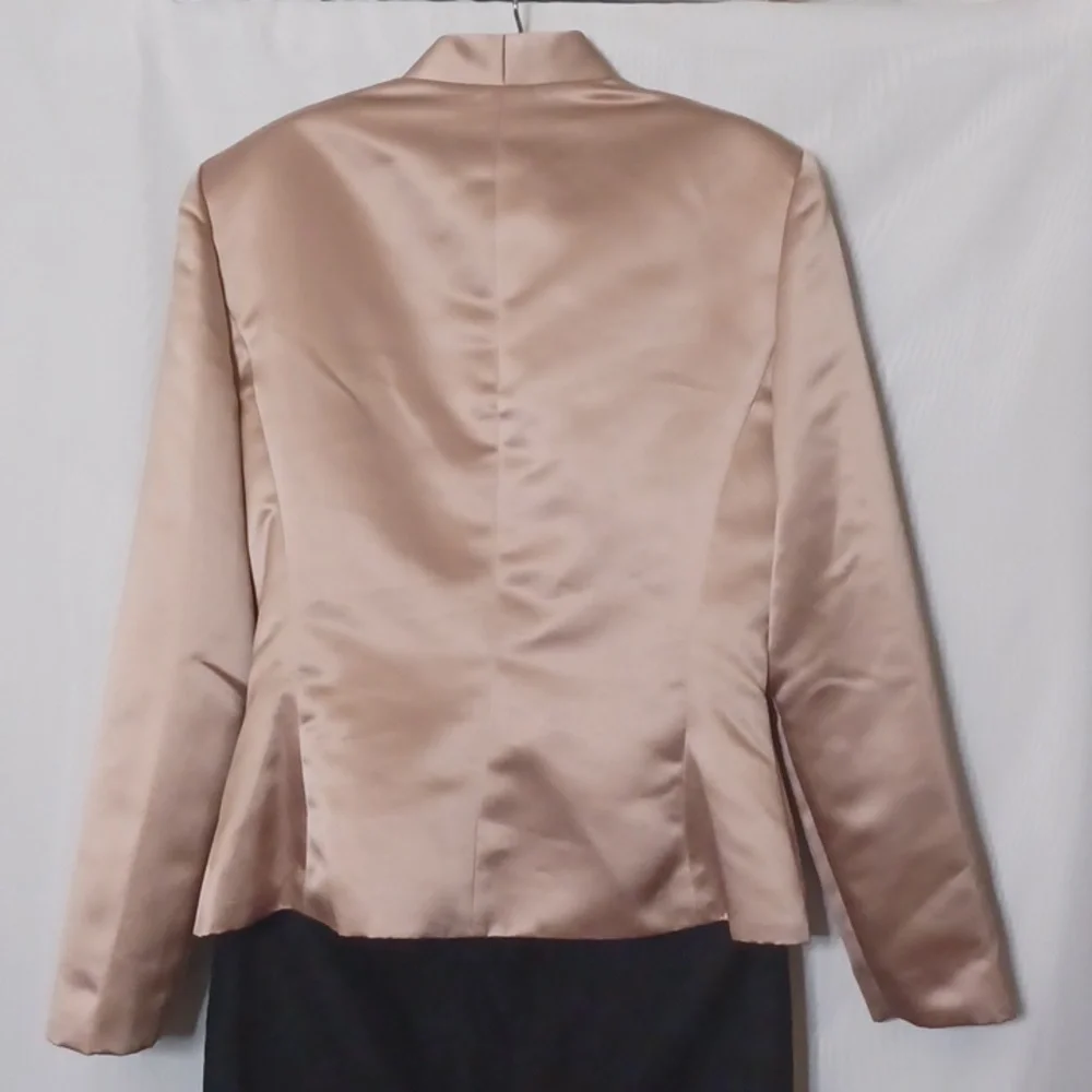 DONNA MORGAN Beige Satin Button Down Blouse With Pleats & Bow. Size 12 - Picture 8 of 10